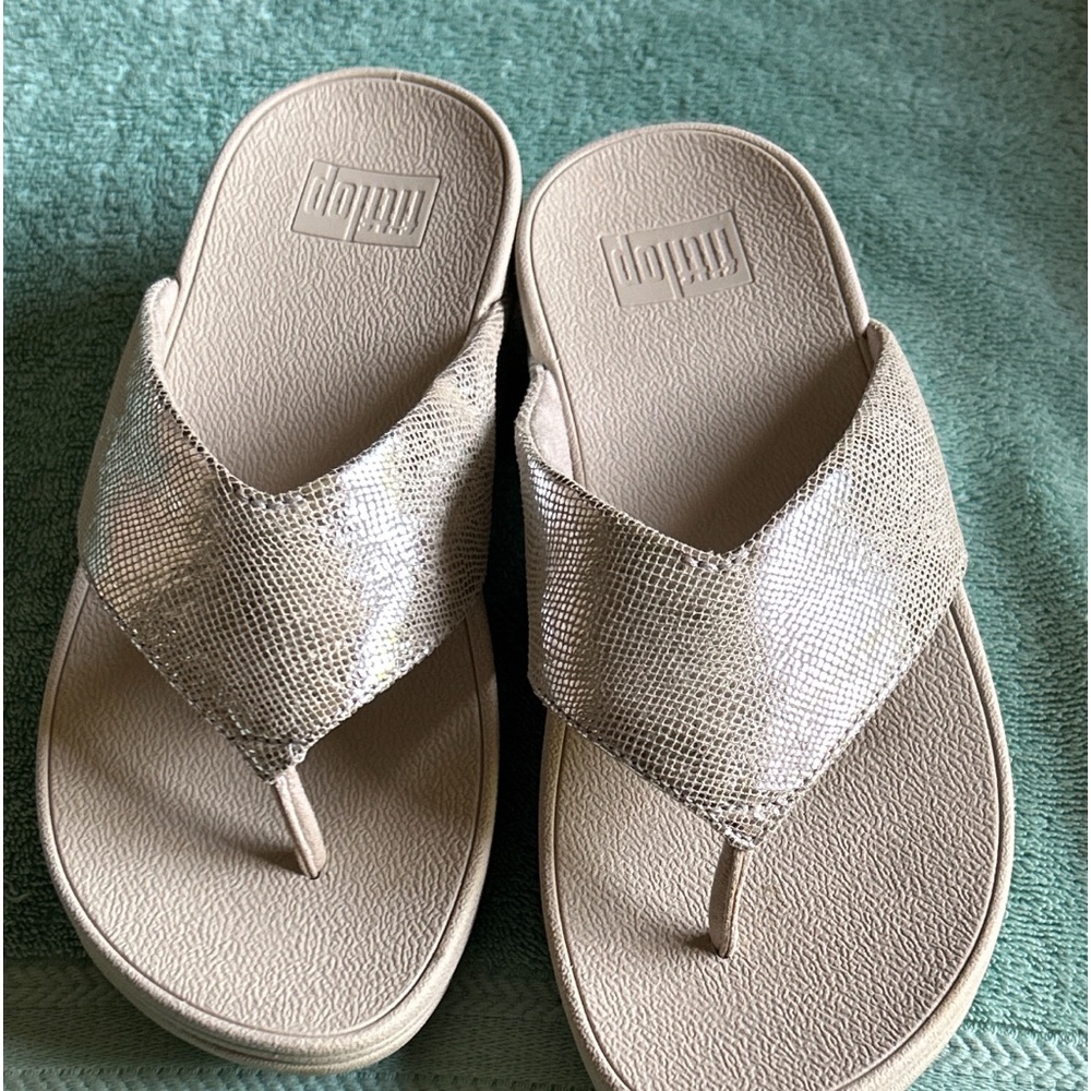 women's Fitflops size 7
